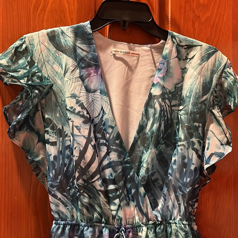 Guess - Picture 2 of 6